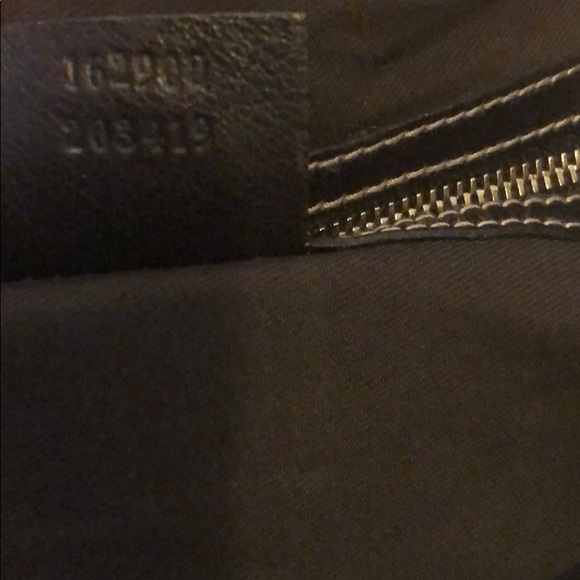 Gucci Pelham Shoulder Bag - Picture 7 of 10